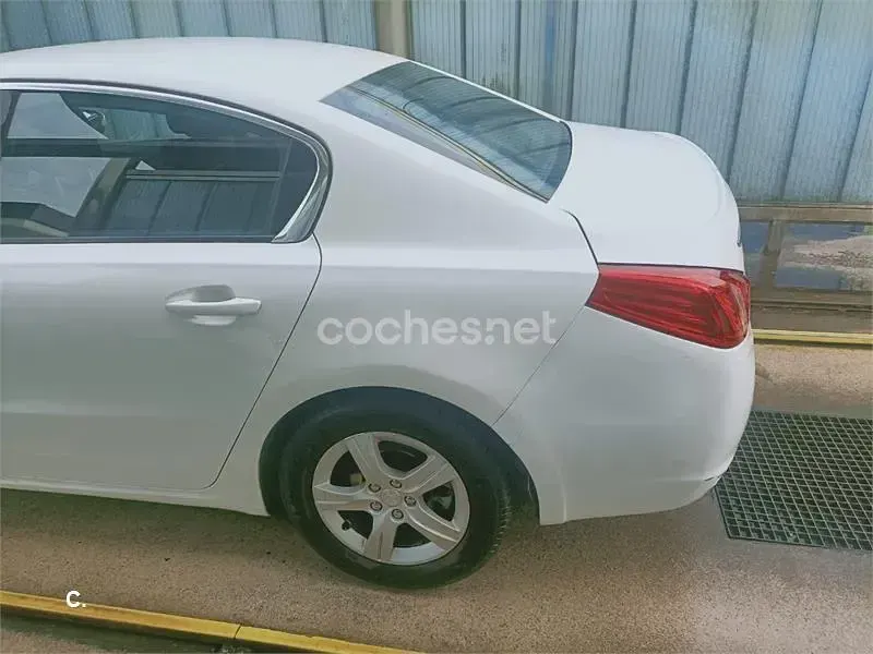 Usado Peugeot 508 Active 115 CV (84 kW) 2012 Blanco Berlina