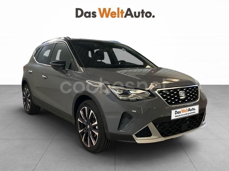 Gris / plata Usado 2025 Seat Arona Xperience SUV | 23.990 € (Un poco caro) - Imagen 1/4