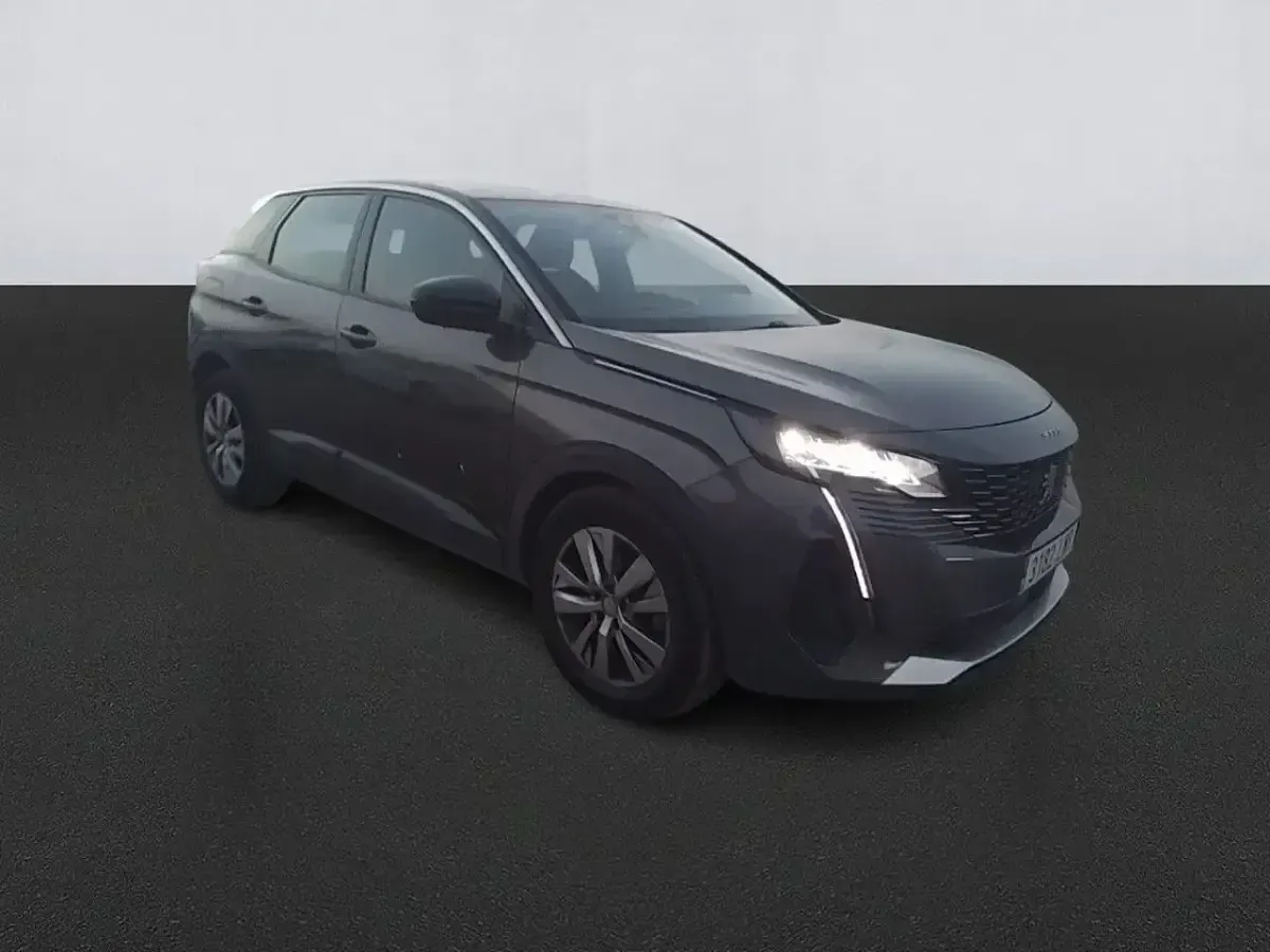 Usado Peugeot 3008 Active 131 CV (96 kW) 2022 Gris / plata SUV