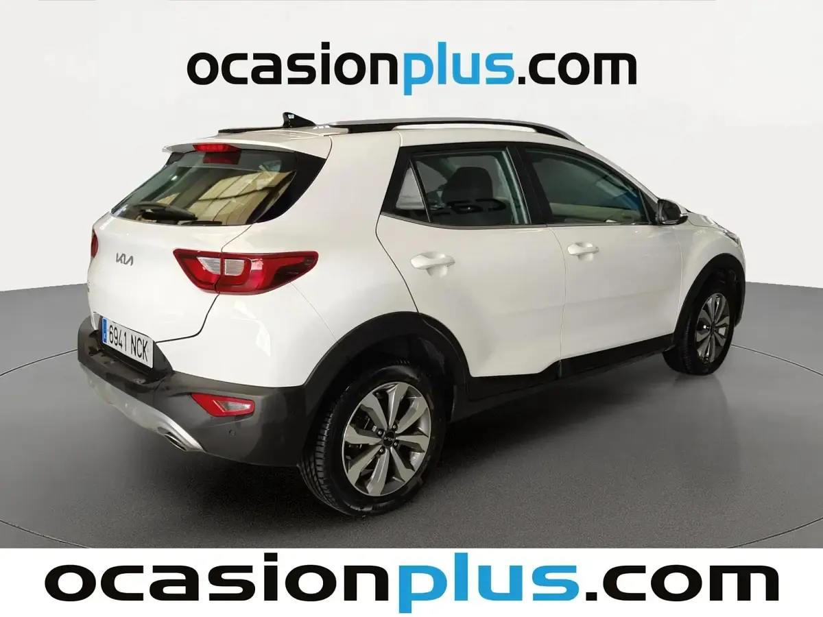 Usado Kia Stonic 101 CV (74 kW) 2025 Blanco SUV