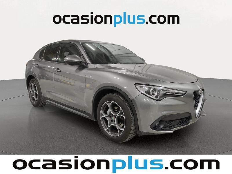 Usado Alfa Romeo Stelvio Super 150 CV (110 kW) 2018 Gris SUV