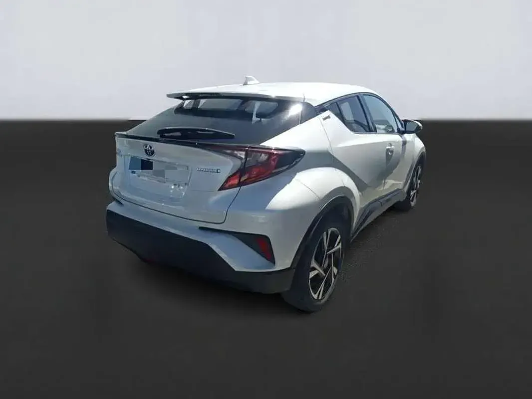 Usado Toyota C-HR+ Advance 98 CV (72 kW) 2022 Blanco SUV