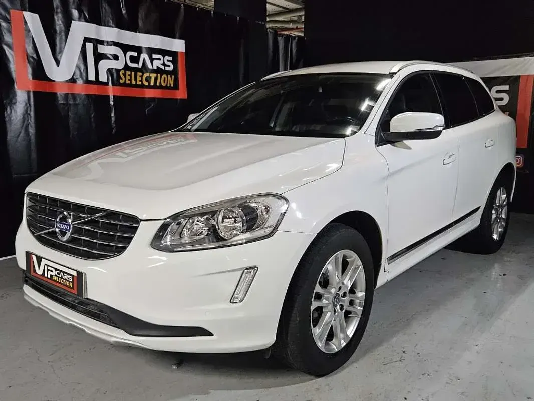 Usado Volvo XC60 Momentum 190 CV (139 kW) 2019 Blanco SUV