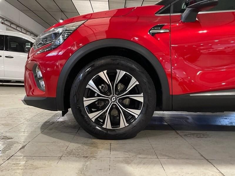 Usado Renault Captur Techno 140 CV (102 kW) 2023 Rojo SUV