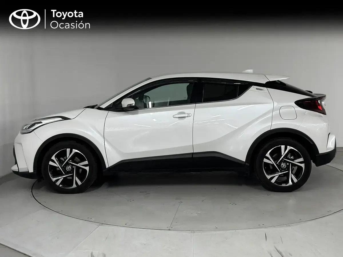 Käytetty Toyota C-HR Advance 184 HP (135 kW) 2023 Valkoinen Katumaasturi