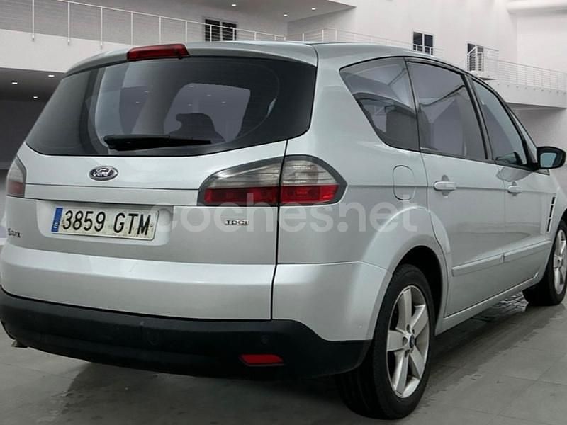 Usado Ford S-MAX Titanium 140 CV (102 kW) 2010 Gris / plata Monovolumen