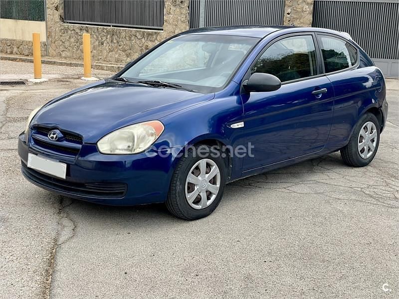 Azul Usado 2008 Hyundai Accent Berlina | 2500 € - Imagen 1/4