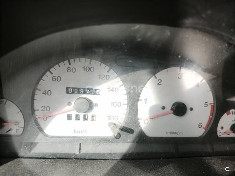 Begagnad Suzuki Vitara 90 HK (66 kW) 2004 Grå SUV