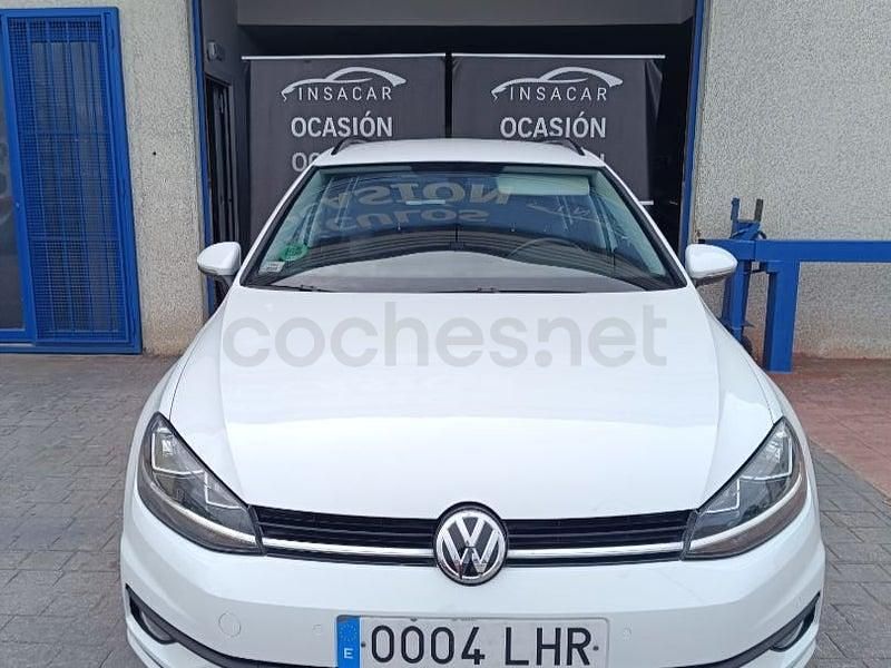 Usado VW Golf VII Advance 115 CV (84 kW) 2020 Blanco Familiar