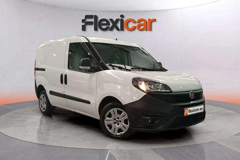 Blanco Usado 2022 Fiat Doblò Monovolumen | 12.390 € (Buen precio) - Imagen 1/4