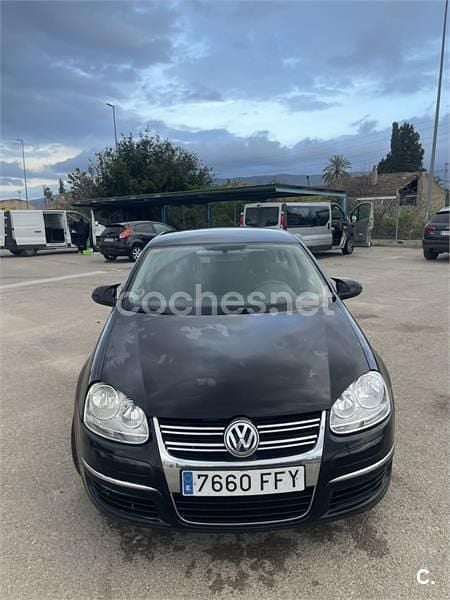 Usado VW Jetta Advance 105 CV (77 kW) 2007 Negro Berlina