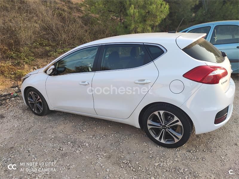 Usado Kia Ceed GT 136 HP (100 kW) 2016 Branco Sedan