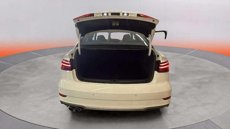 Usado Audi A3 Premium 150 CV (110 kW) 2018 Blanco Berlina