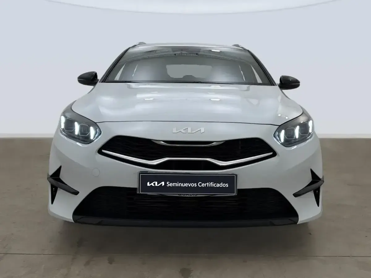 Usado Kia Ceed Style 100 CV (73 kW) 2025 Blanco Utilitario