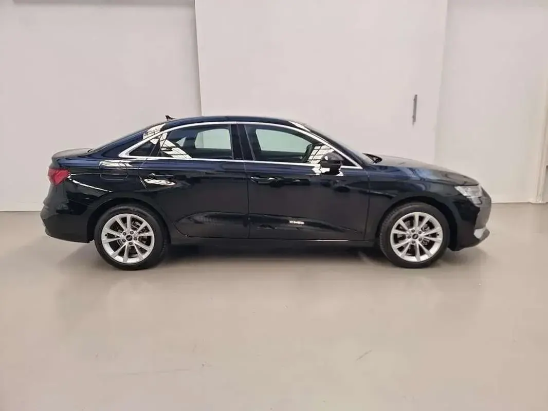 Usado Audi A3 Advanced 116 CV (85 kW) 2025 Negro Berlina