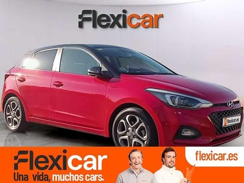 Usado Hyundai i20 100 CV (73 kW) 2020 Rojo Utilitario