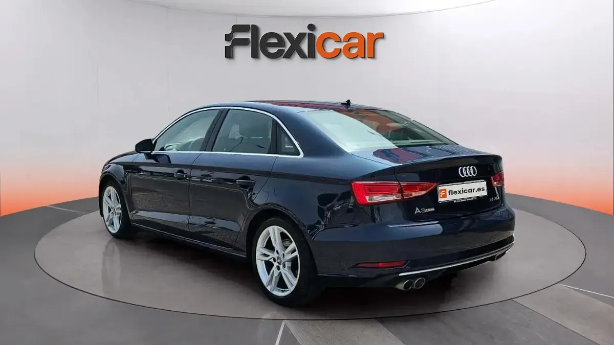 Usado Audi A3 Premium 150 CV (110 kW) 2019 Azul Berlina