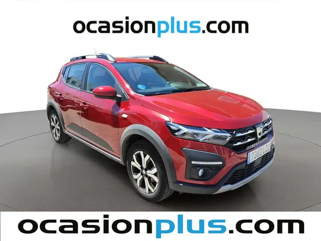 Usado Dacia Sandero Comfort 101 CV (74 kW) 2022 Rojo Utilitario