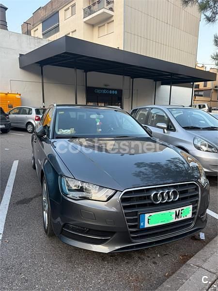 Gris / plata Usado 2014 Audi A3 Sportback Ambition Berlina | 10.500 € (Precio justo) - Imagen 1/4
