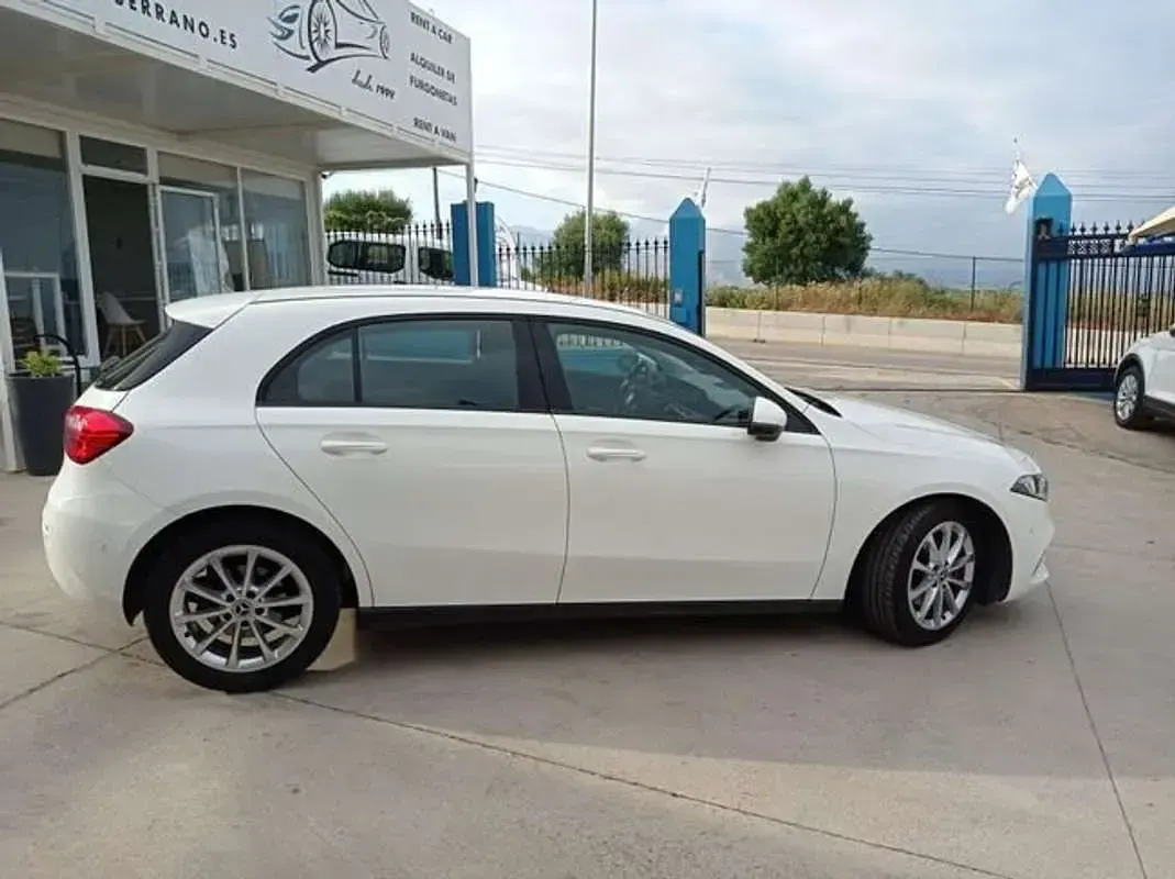 Usado Mercedes A200 163 CV (119 kW) 2021 Blanco Utilitario