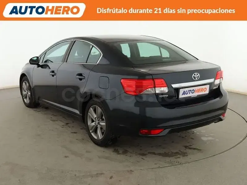 Usado Toyota Avensis Advance 147 CV (108 kW) 2015 Gris / plata Berlina