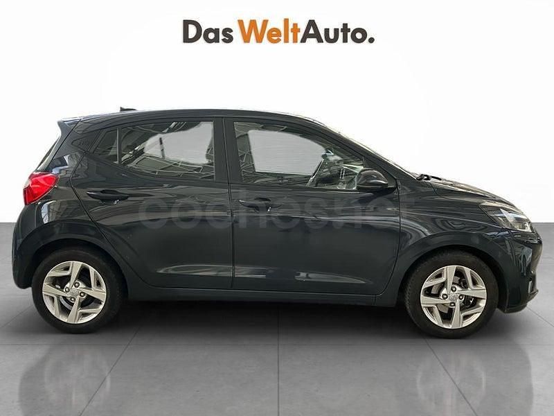 Usado Hyundai i10 67 CV (49 kW) 2022 Gris / plata Utilitario