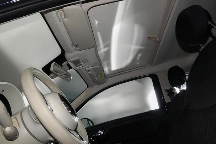 Usado Fiat 500 70 CV (51 kW) 2023 Negro Utilitario