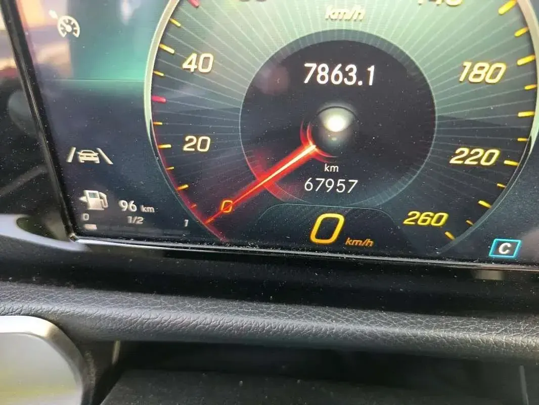 Usado Mercedes GLB220 190 CV (139 kW) 2022 Negro SUV