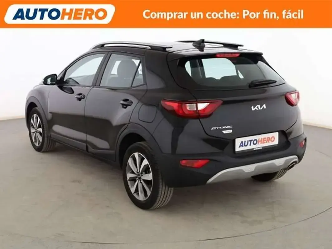 Usado Kia Stonic 101 CV (74 kW) 2024 Negro SUV
