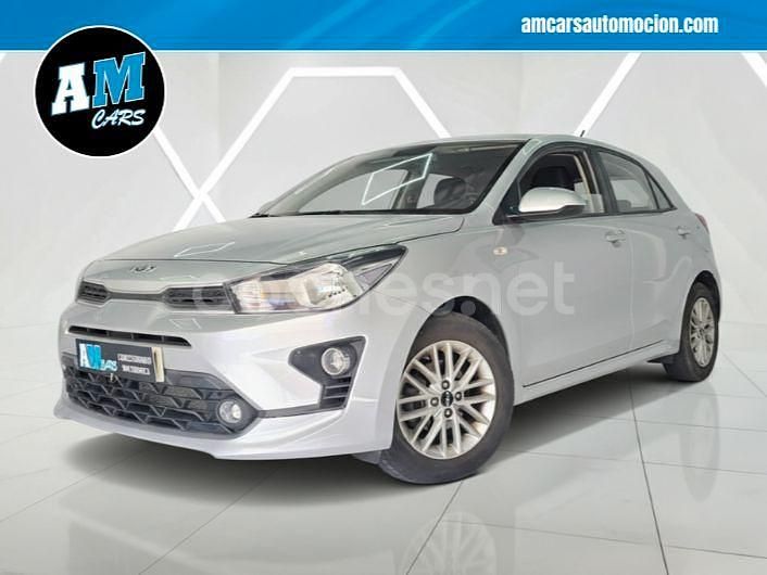 Gris / plata Usado 2022 Kia Rio Berlina | 12.990 € (Precio justo) - Imagen 1/4