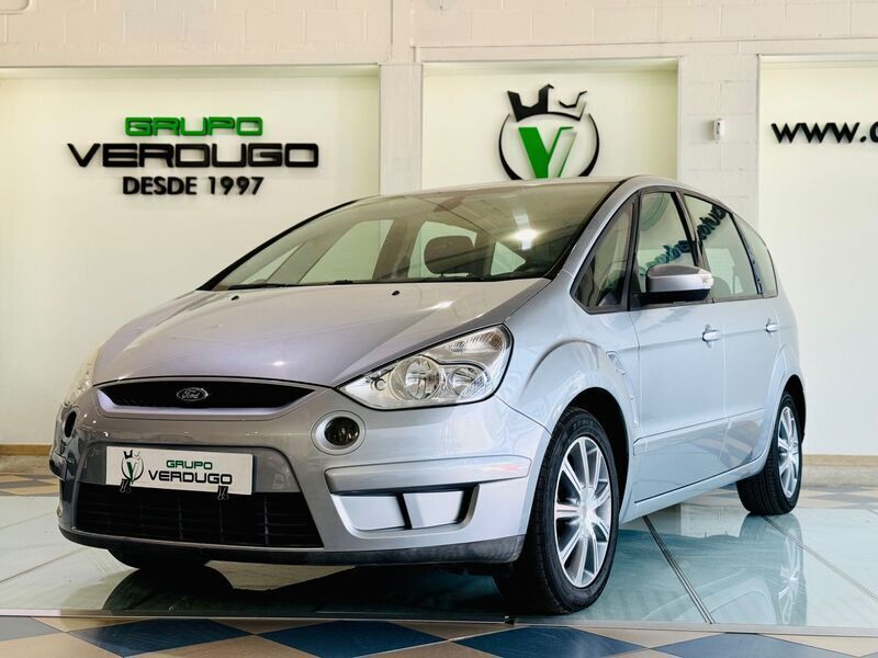 Gris Usado 2006 Ford S-MAX Trend Monovolumen | 8500 € (Un poco caro) - Imagen 1/4