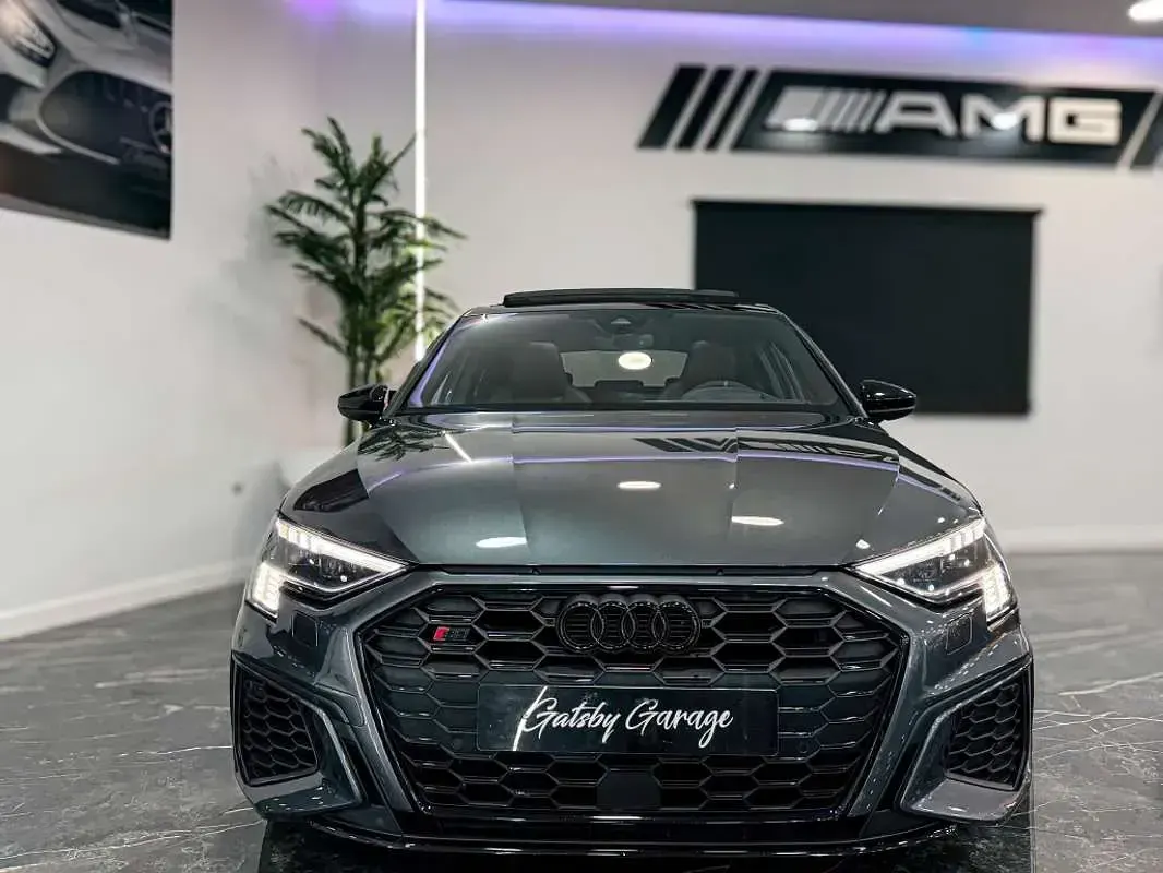 Usado Audi S3 Sportback Ambiente 310 CV (228 kW) 2021 Gris Utilitario