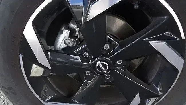 Usado Nissan Juke N-Connecta 145 CV (106 kW) 2023 Negro SUV