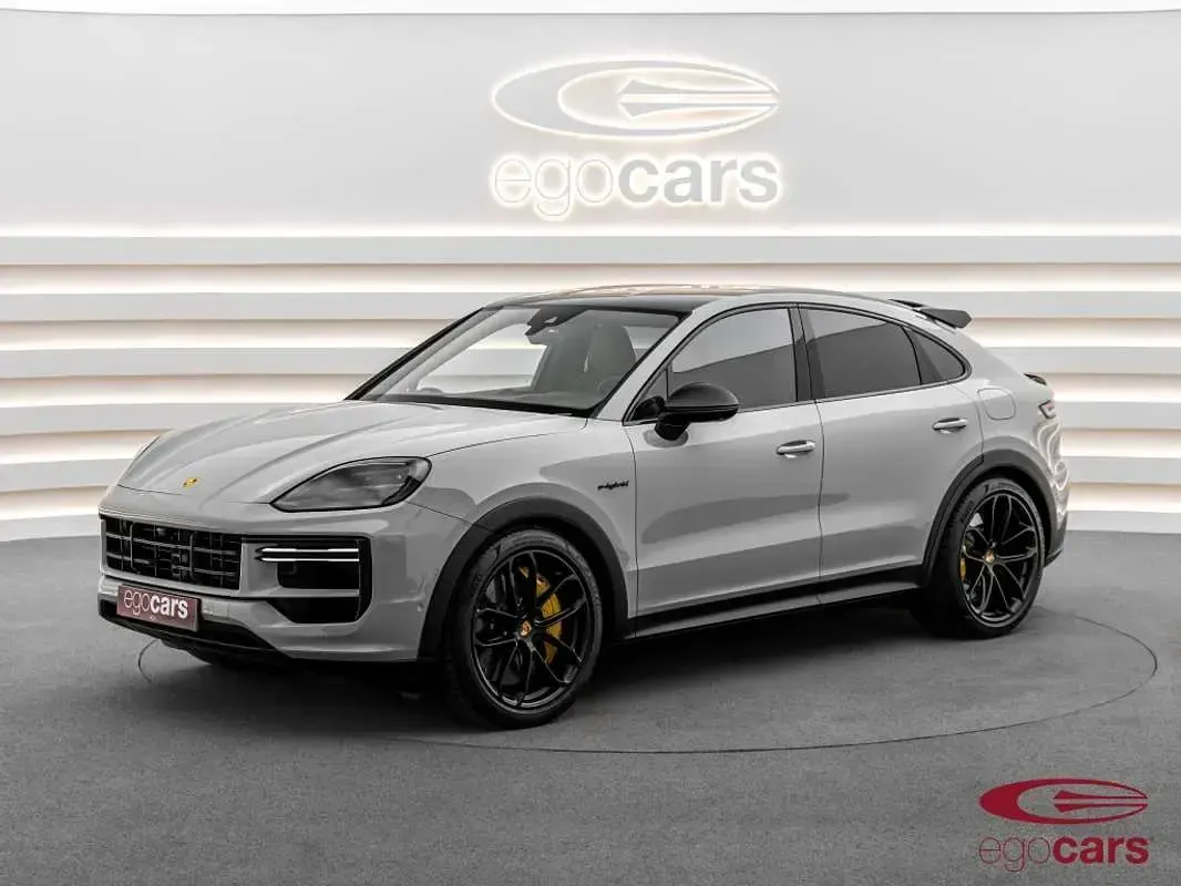 Usado Porsche Cayenne Turbo E-Hybrid 740 CV (544 kW) 2025 Gris SUV