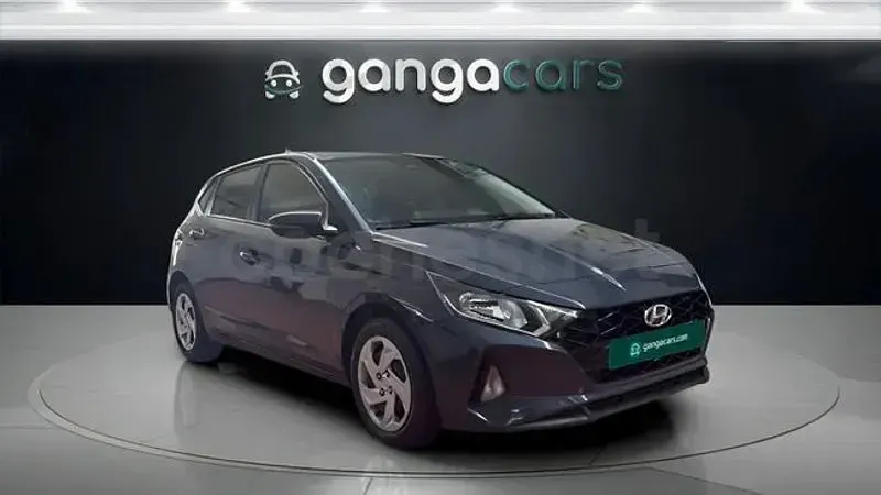 Usado Hyundai i20 100 CV (73 kW) 2023 Gris / plata Utilitario