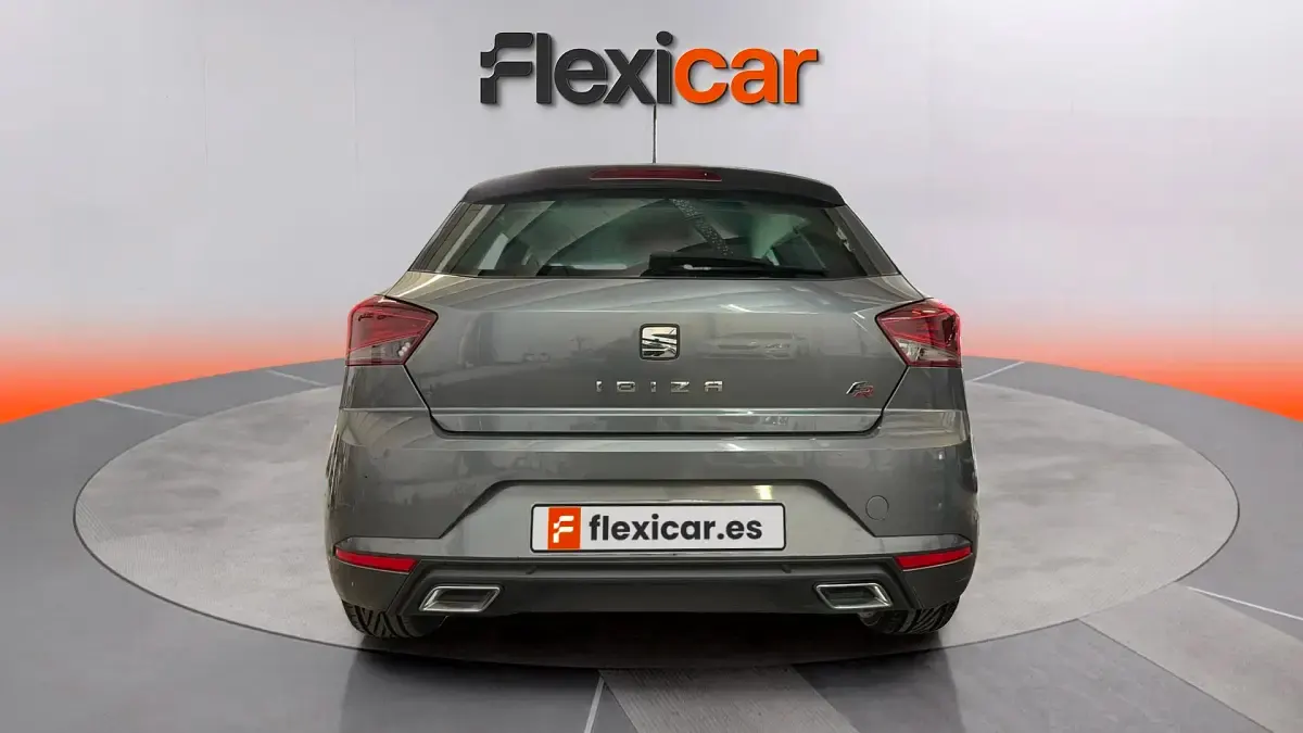 Usado Seat Ibiza FR 116 CV (85 kW) 2018 Gris Utilitario
