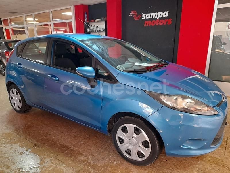 Azul Usado 2010 Ford Fiesta Trend Berlina | 5690 € (Un poco caro) - Imagen 1/4