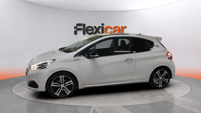 Usado Peugeot 208 GT-line 110 CV (80 kW) 2016 Blanco Utilitario
