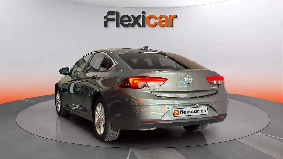Usado Opel Insignia Excellence 140 CV (102 kW) 2018 Gris Berlina