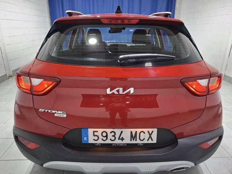 Usado Kia Stonic 101 CV (74 kW) 2022 Rojo SUV