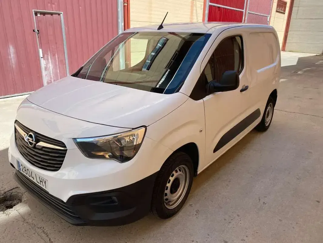 Usado Opel Combo S 99 CV (72 kW) 2020 Blanco Monovolumen