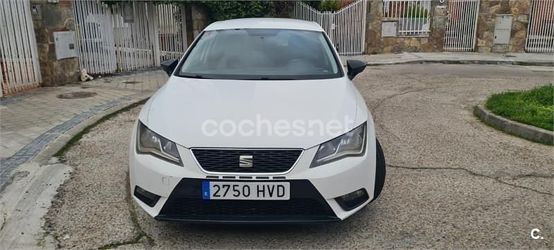 Usado Seat Leon Style 110 CV (80 kW) 2014 Blanco Berlina