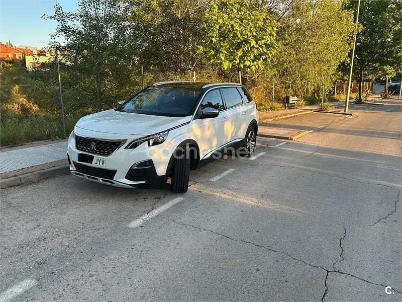 Käytetty Peugeot 5008 GTi 180 HP (132 kW) 2017 Valkoinen Katumaasturi