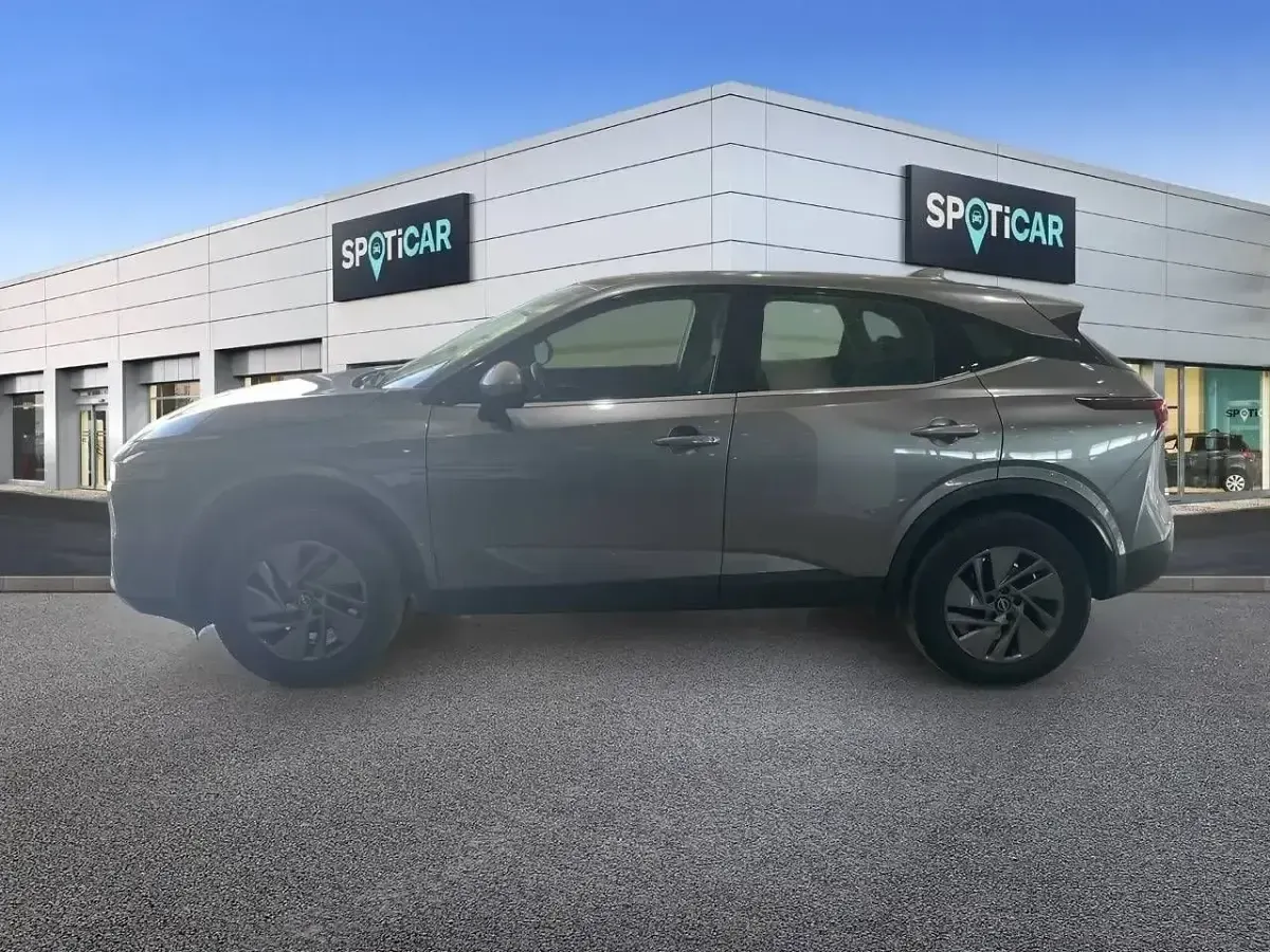 Usado Nissan Qashqai Acenta 140 CV (102 kW) 2024 Gris SUV