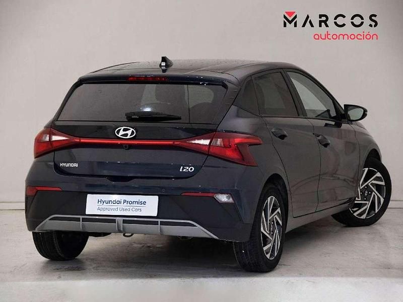 Usado Hyundai i20 80 CV (58 kW) 2025 Gris Utilitario