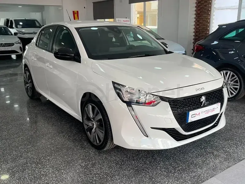 Usado Peugeot 208 Allure 100 CV (73 kW) 2023 Blanco Utilitario
