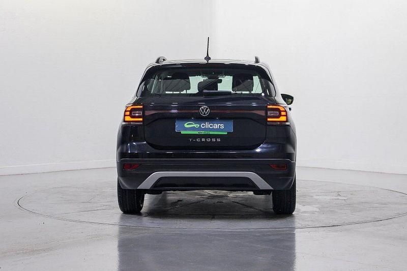 Usado VW T-Cross Advance 110 CV (80 kW) 2023 Negro SUV