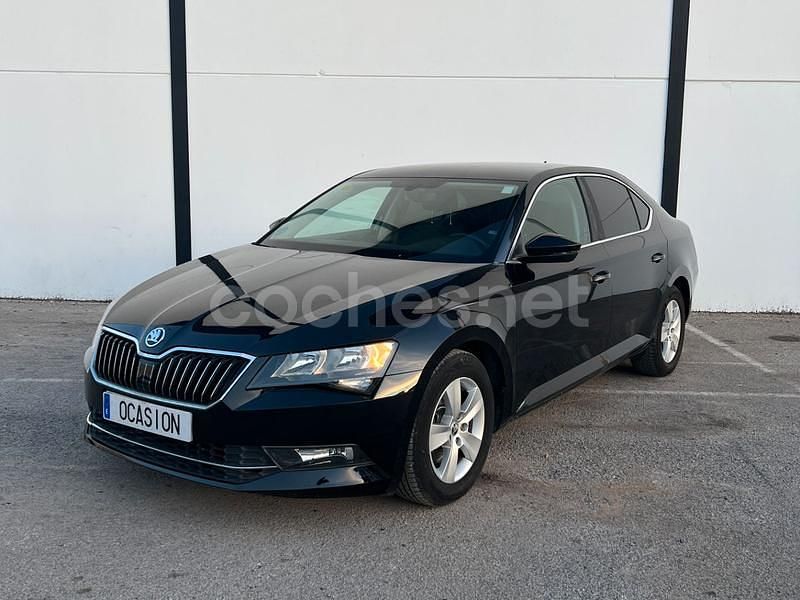 Negro Usado 2018 Skoda Superb Active Berlina | 15.250 € (Precio justo) - Imagen 1/4