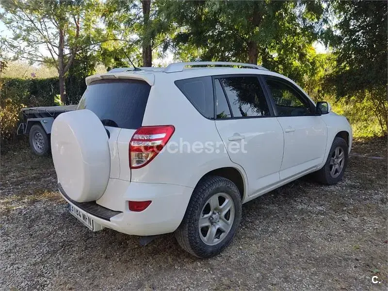 Usado Toyota RAV4 Executive 150 CV (110 kW) 2011 Blanco SUV