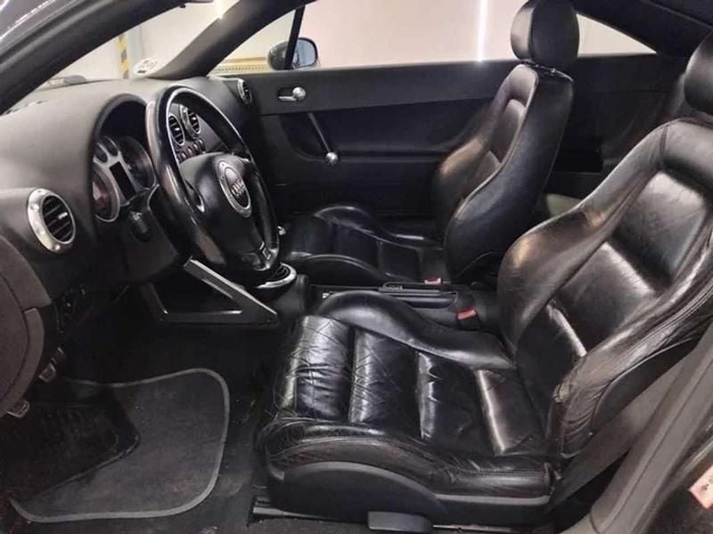 Usado Audi TT 179 CV (131 kW) 2002 Negro Coupe
